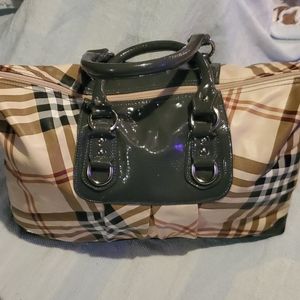 Unbranded knockoff Burberry